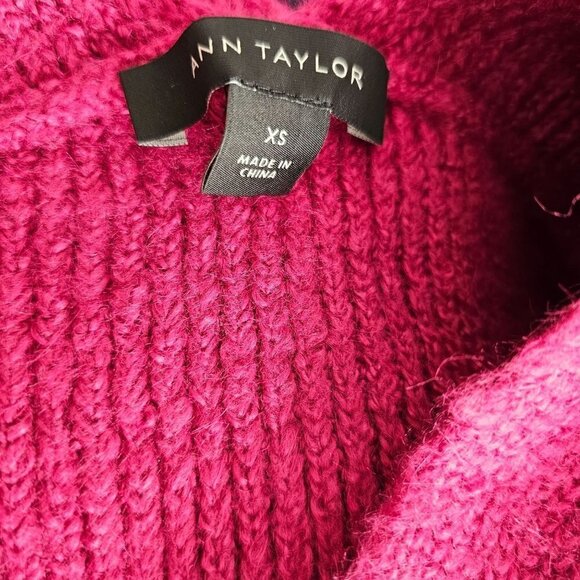 Ann Taylor Rib Knit Pullover Sweater Pink Fuschia Acrylic Blend V Neck Sz XSmall - Picture 4 of 5